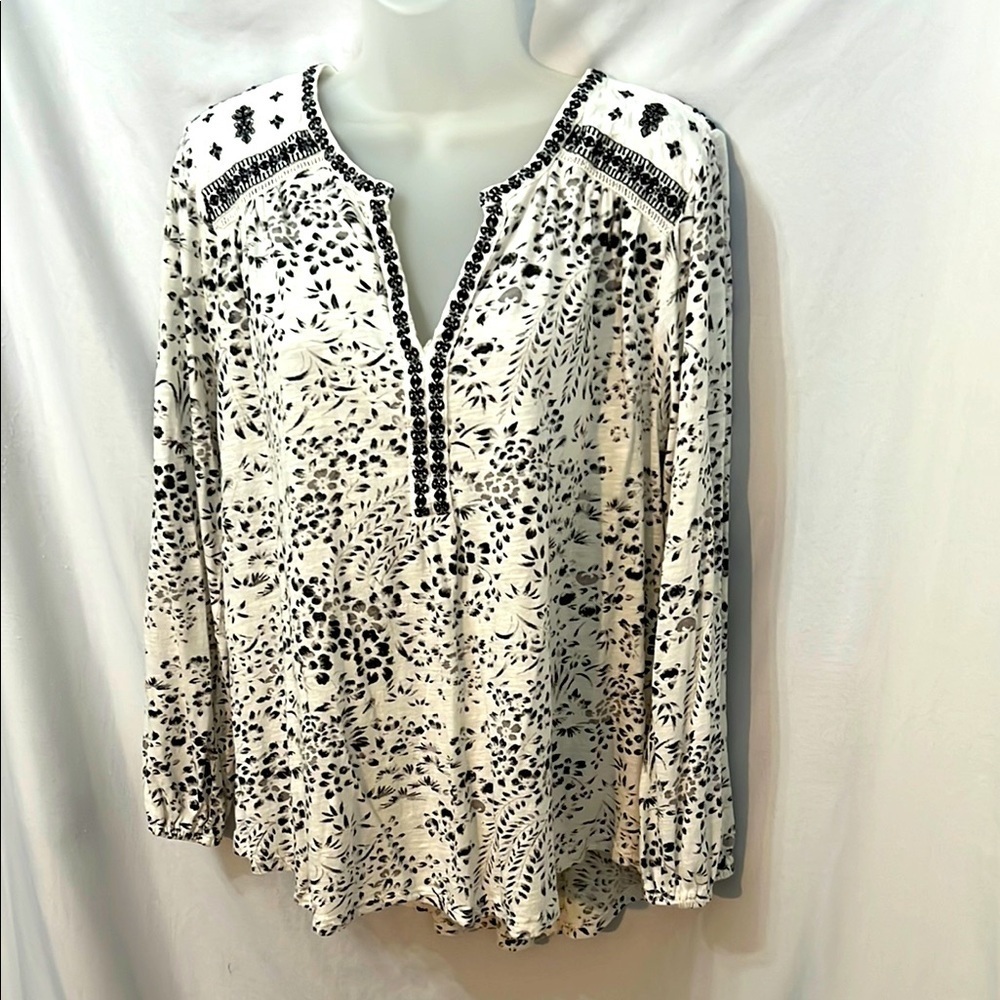 Lucky Brand Black and White V Neck Long Sleeve Blouse Notch Embroidery Size 1XL